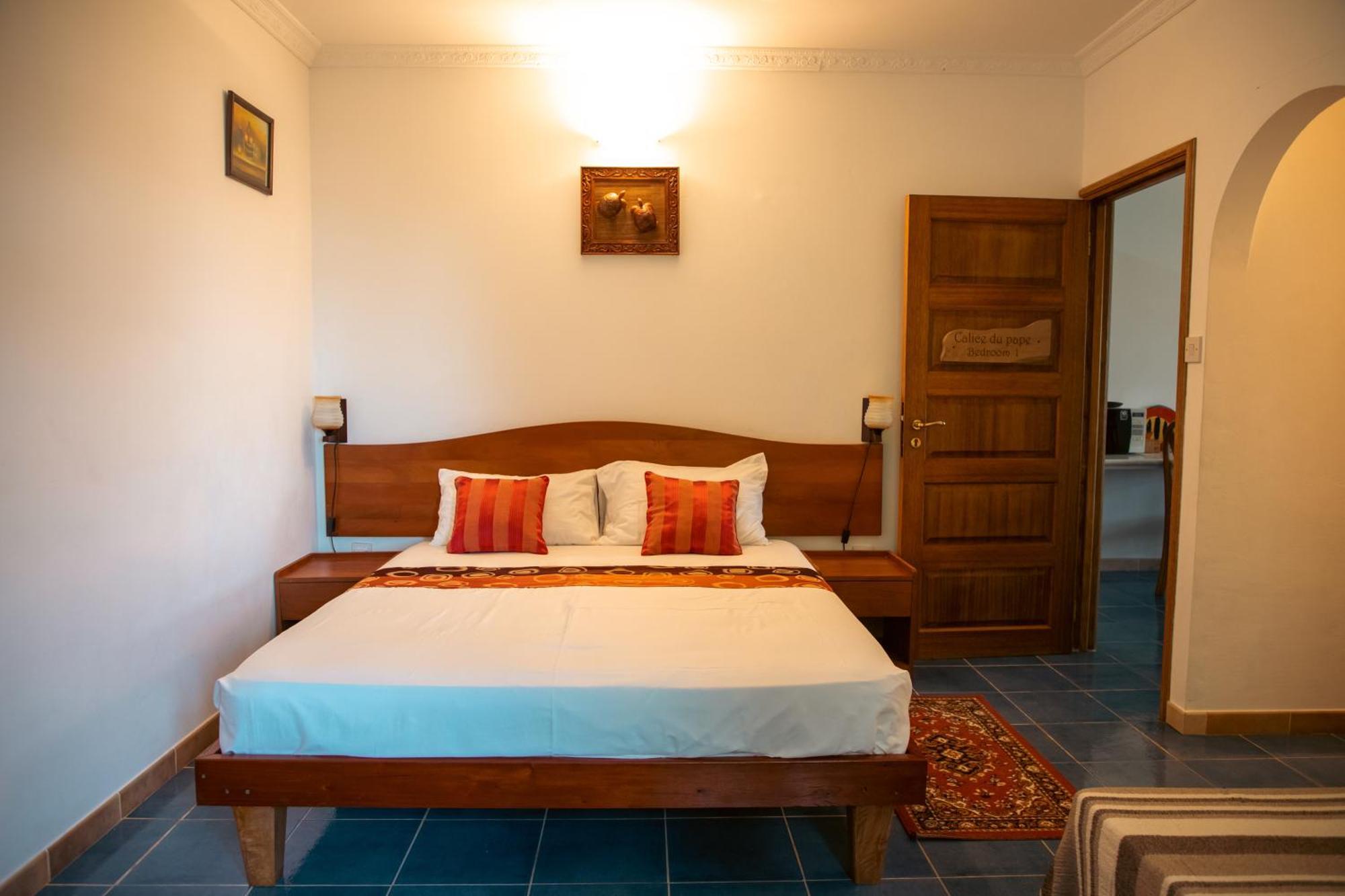 באיה סיינטה אנה Cavern Apartments מראה חיצוני תמונה