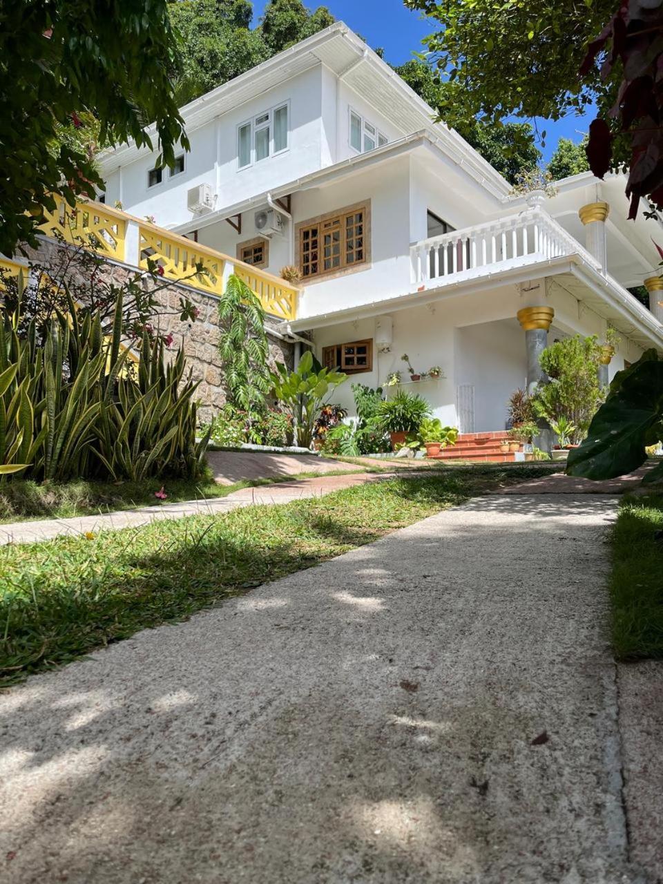 באיה סיינטה אנה Cavern Apartments מראה חיצוני תמונה