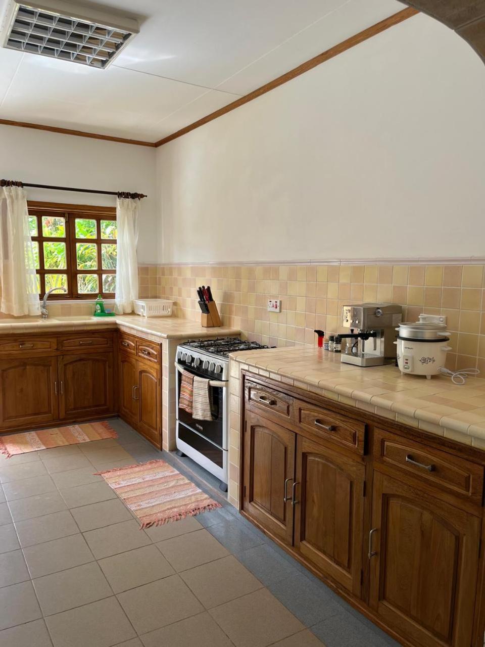 באיה סיינטה אנה Cavern Apartments מראה חיצוני תמונה